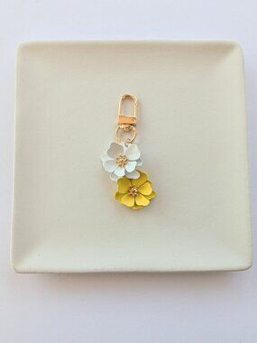 YELLOW WHITE & GOLD FLOWER BAG CHARM